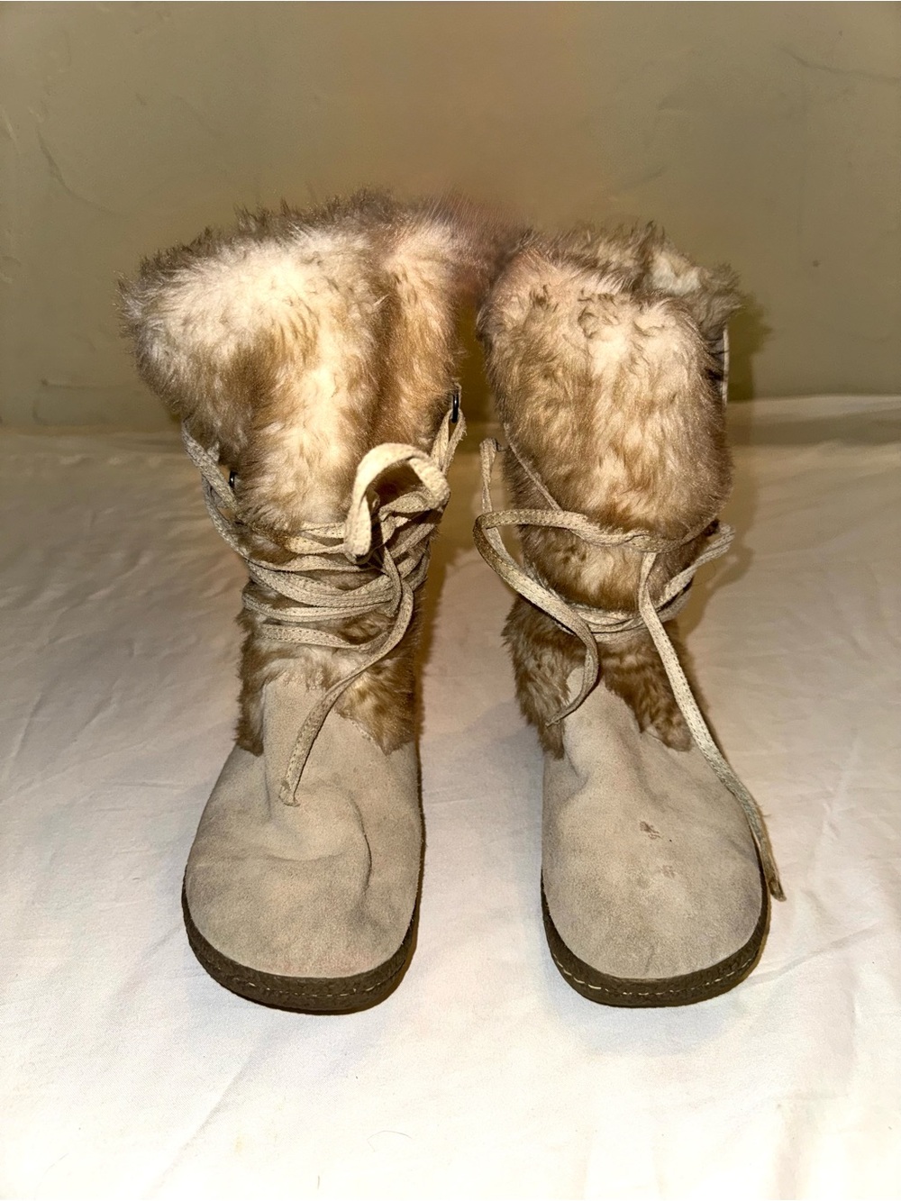 Vintage Airwalk Y2K Tan Suede Faux Fur Lace-Up Mukluk Boots - Size 8